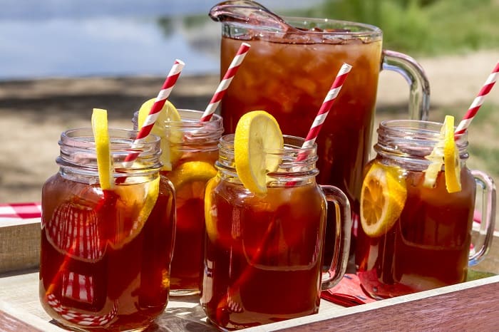 Drinks at a picnic