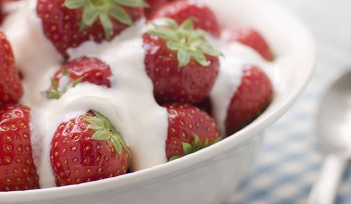 British picnic strawberries and cream